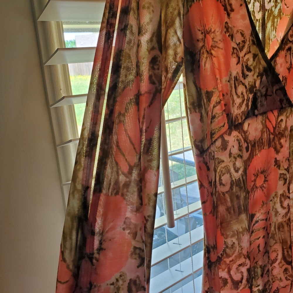 SilverGate Dress - Picture 5 of 6